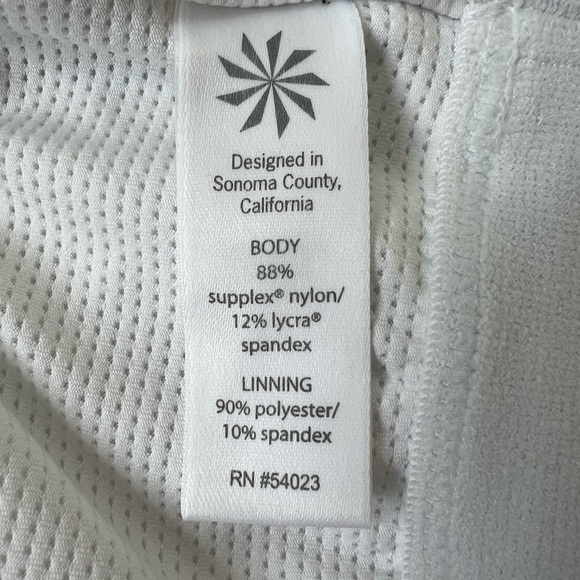 Athleta size medium white double strap, sports bra with removable cups EUC - Picture 6 of 6